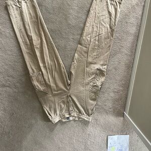 GAP Men's Light Tan Cargo Pants
